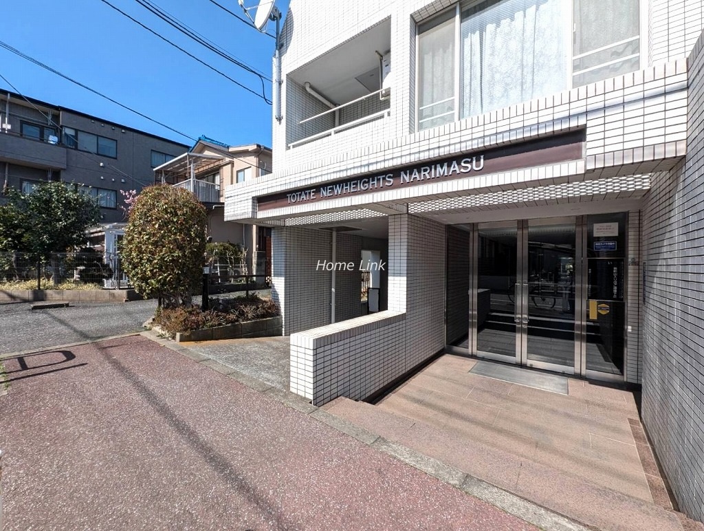 東建ニューハイツ成増　エントランス前